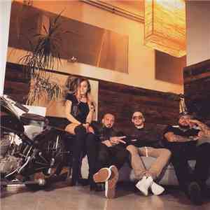 Shiva Feat. Mr. Busta & Giajjenno & Karola - Fekete Ló download free